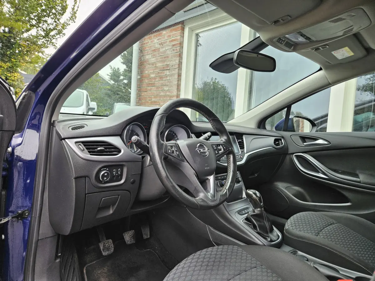 1.0 Business+ Trekhaak! Navigatie! Nette Auto! NAP! Airco! Cruise Control!