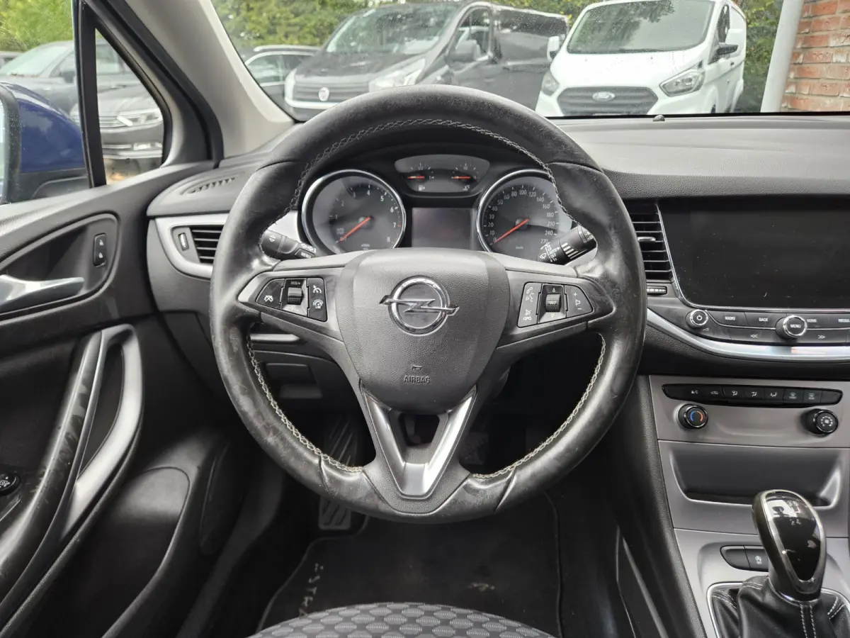 1.0 Business+ Trekhaak! Navigatie! Nette Auto! NAP! Airco! Cruise Control!