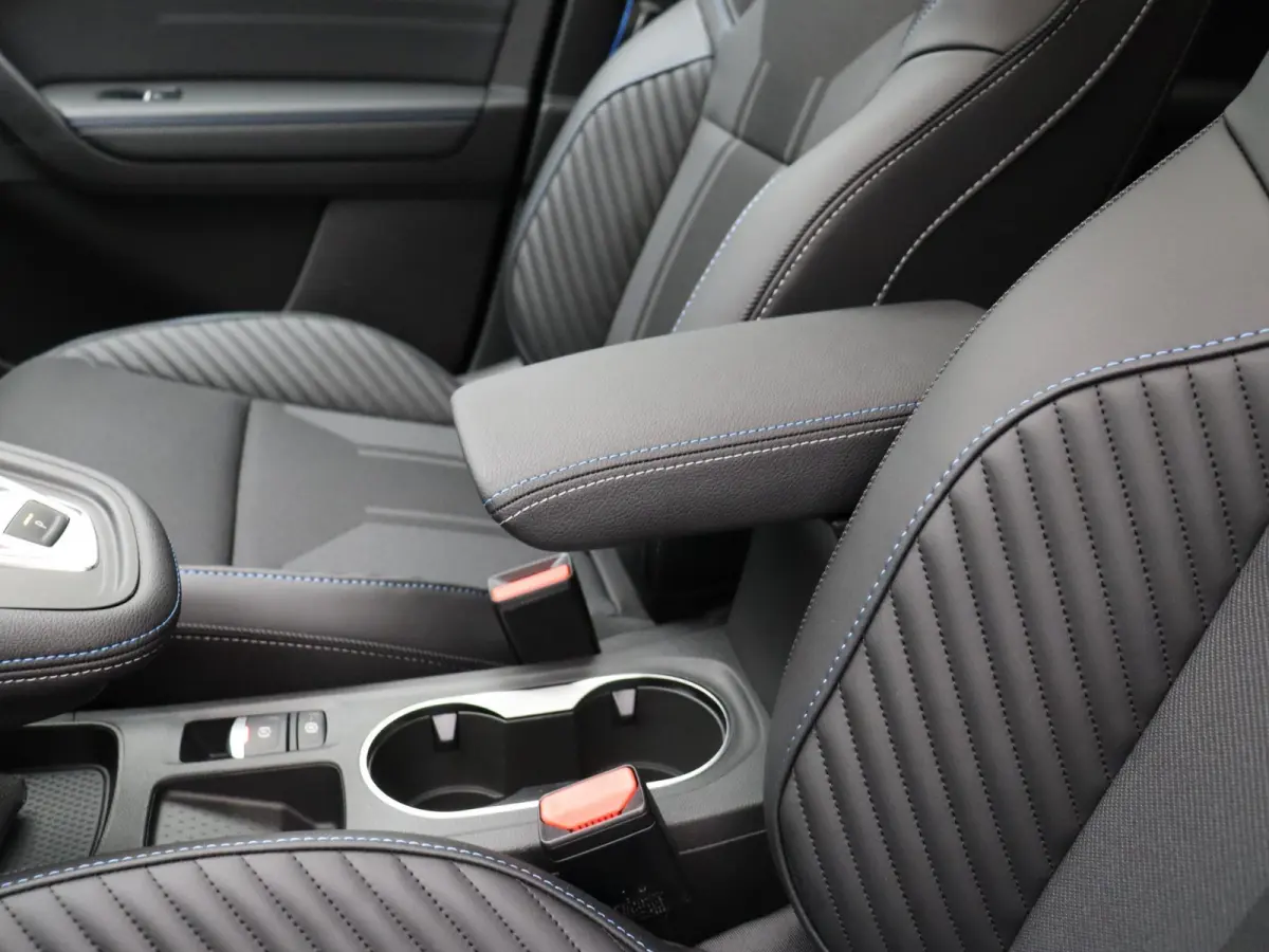 E-Tech full hybrid 145pk esprit Alpine | Stuurverwarming | Apple carplay | Android auto | Dealer onderhouden |