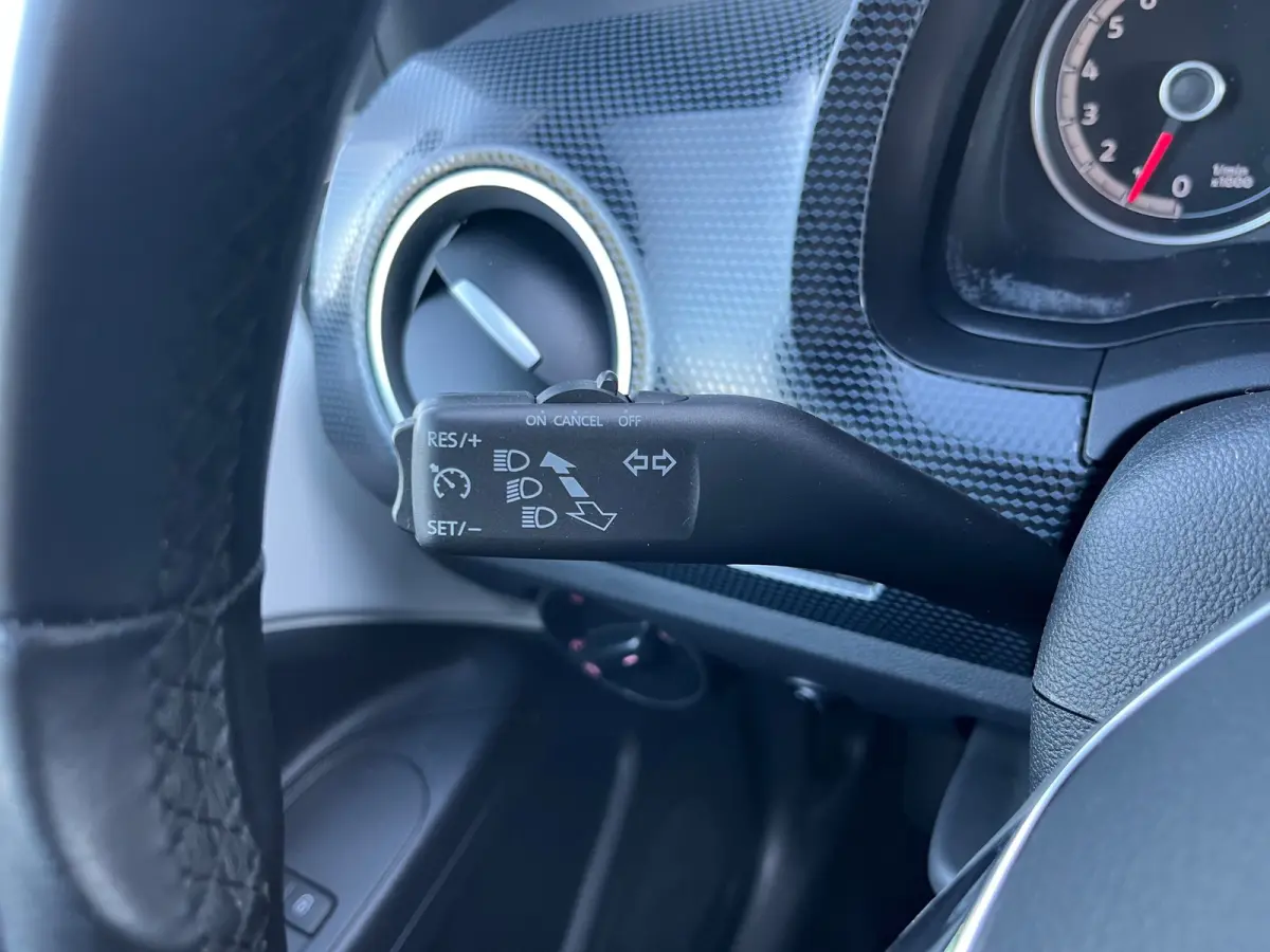 Up! 1.0 BMT move up! NL.Auto/Climatronic/DAB+/Cruise-Control/5Deurs/Camera/1Ste Eigenaar/Dealer Onderhouden