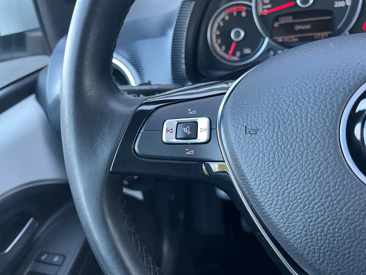 Up! 1.0 BMT move up! NL.Auto/Climatronic/DAB+/Cruise-Control/5Deurs/Camera/1Ste Eigenaar/Dealer Onderhouden
