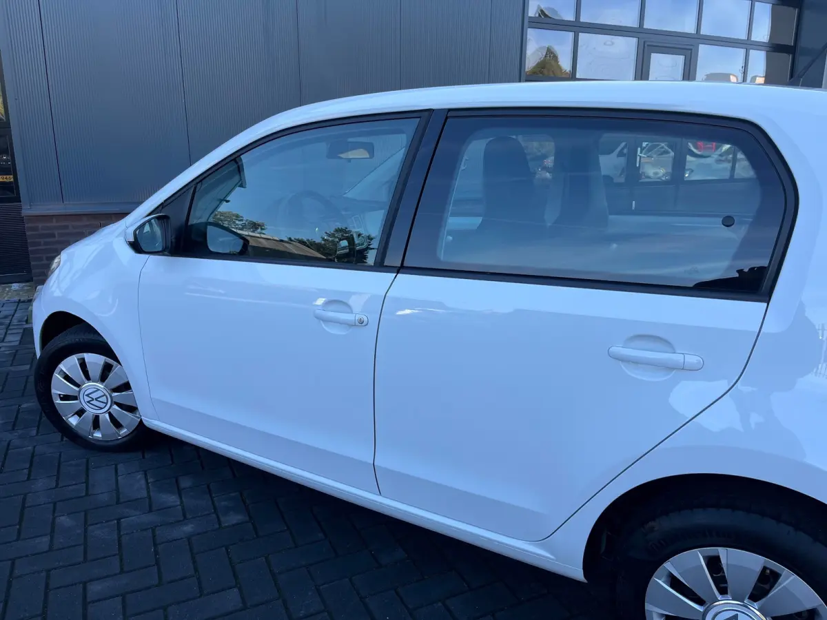 Up! 1.0 BMT move up! NL.Auto/Climatronic/DAB+/Cruise-Control/5Deurs/Camera/1Ste Eigenaar/Dealer Onderhouden