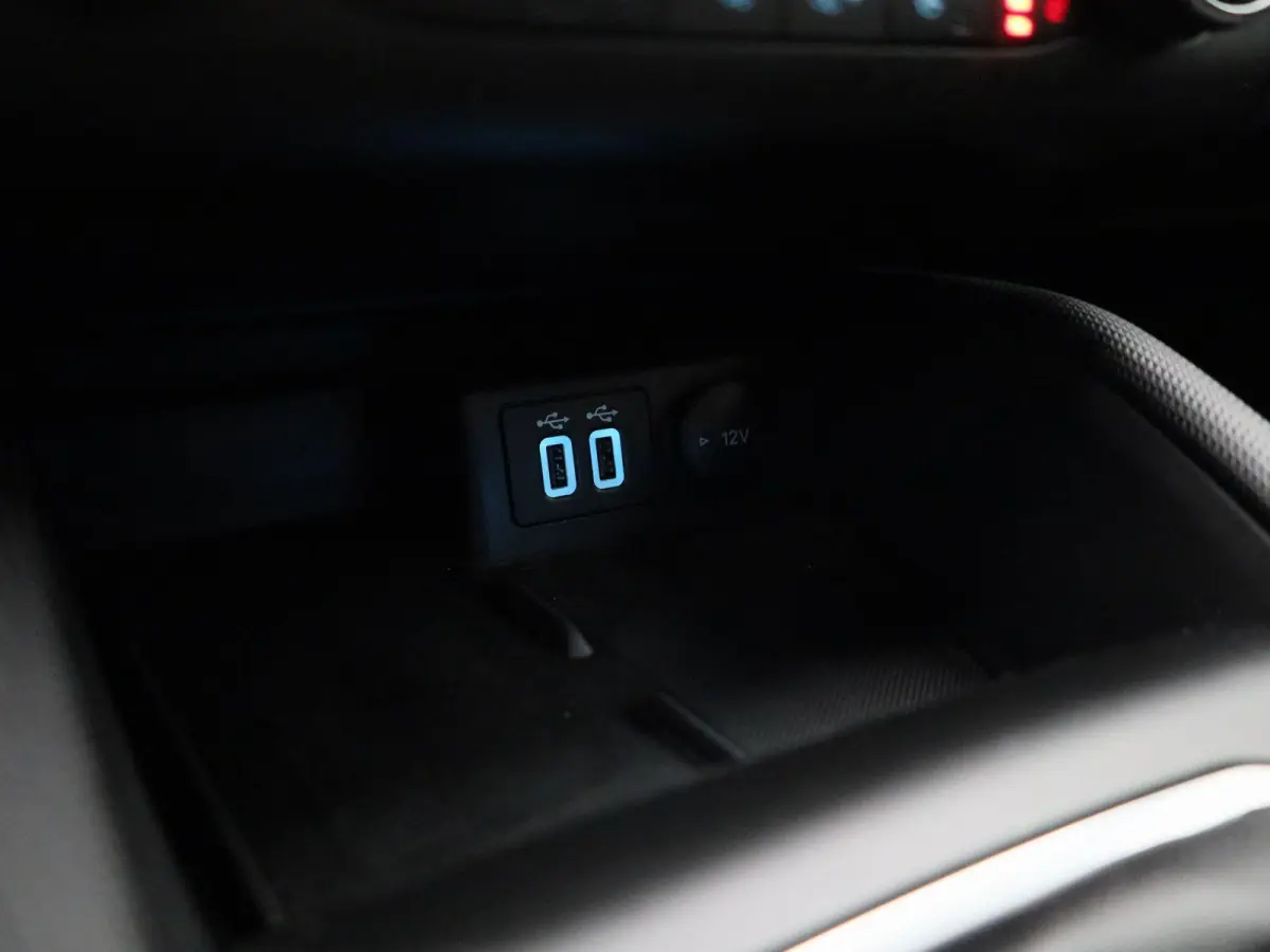 1.0 EcoBoost Hybrid Active X Business | Elektrische Achterklep | Navigatie | Achteruitrijdcamera | B&O Audiosysteem | Stoel Stuur en Voorruit Verwarming | Cruis control Adaptief |