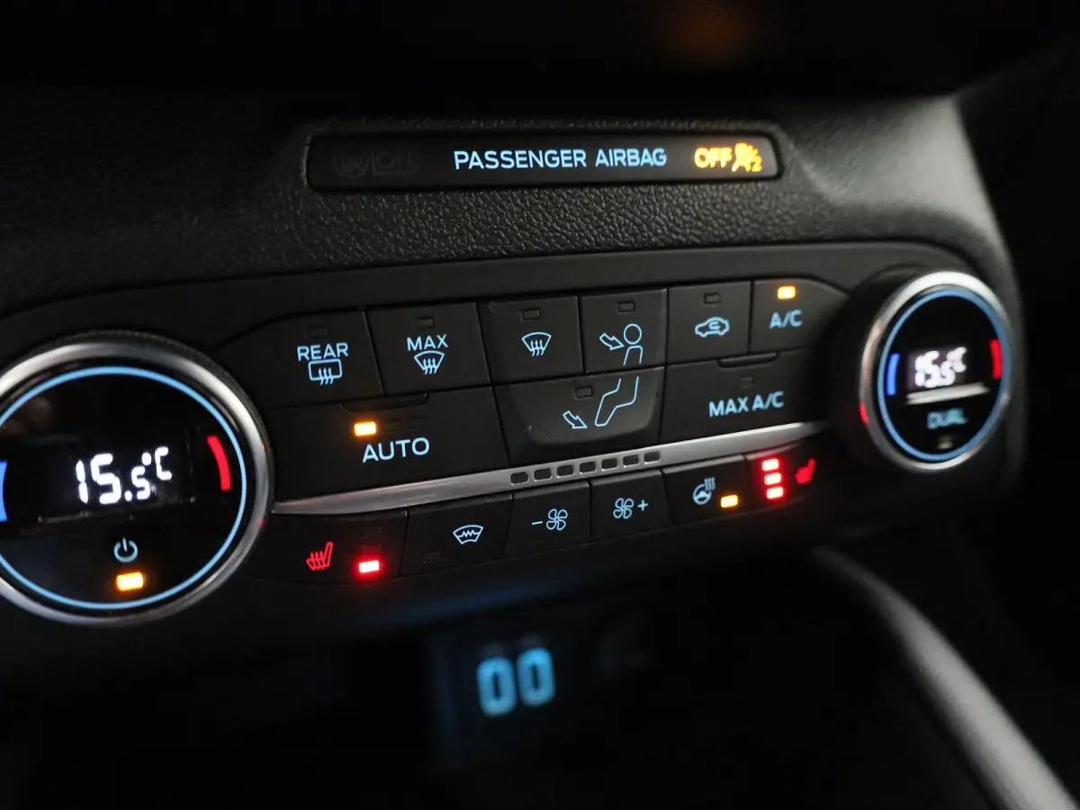 1.0 EcoBoost Hybrid Active X Business | Elektrische Achterklep | Navigatie | Achteruitrijdcamera | B&O Audiosysteem | Stoel Stuur en Voorruit Verwarming | Cruis control Adaptief |