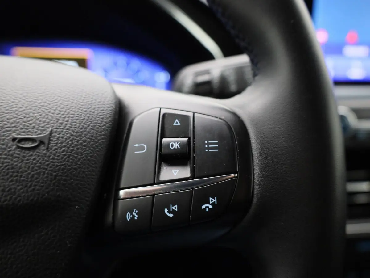 1.0 EcoBoost Hybrid Active X Business | Elektrische Achterklep | Navigatie | Achteruitrijdcamera | B&O Audiosysteem | Stoel Stuur en Voorruit Verwarming | Cruis control Adaptief |