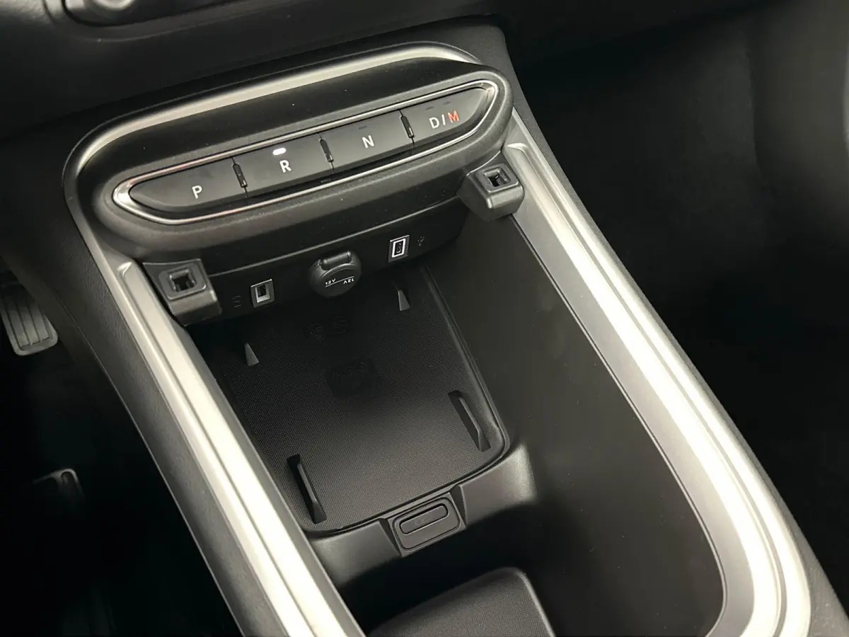 1.2 e-Hybrid Summit | 8 jaar Speciale Garantie | Aktie auto! | Navigatie | Camera | LMV 18" | Two-Tone lak |
