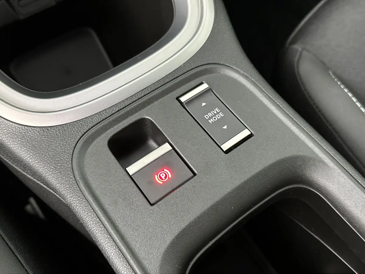 1.2 e-Hybrid Summit | 8 jaar Speciale Garantie | Aktie auto! | Navigatie | Camera | LMV 18" | Two-Tone lak |
