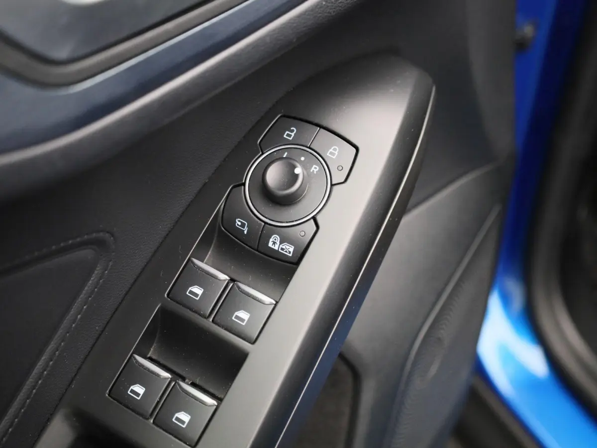 1.0 EcoBoost Hybrid Active X Business | Trekhaak | Navigatie | 17'' LMV | Cruise Control Adaptief | Achteruitrijdcamera | Bluetooth |