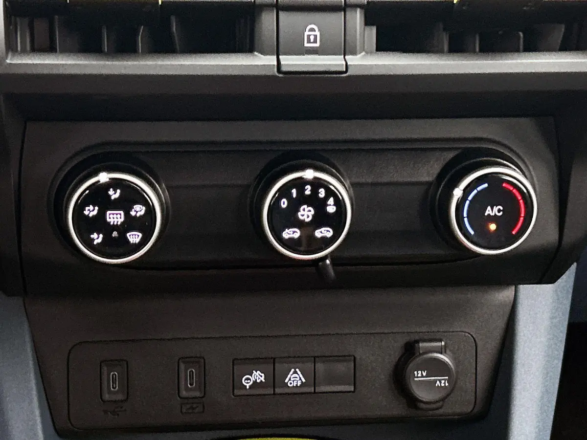 1.2 Hybrid ICON | 2+6 Jaar garantie | Voorraad voordeel | Direct rijden |
