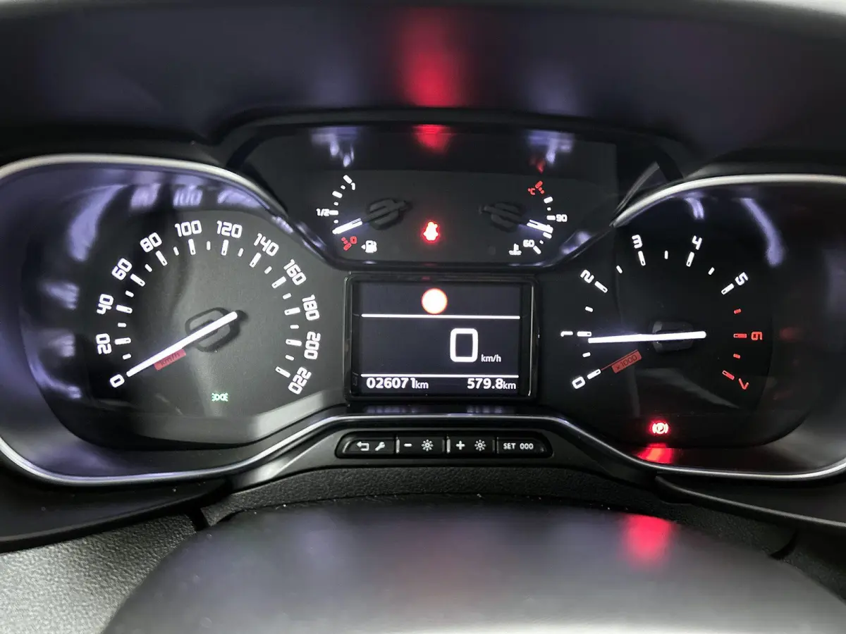 1.2 130pk Shine Automaat | Trekhaak | Apple Carplay/Android Auto | Camera | Dodehoekdetectie | Parkeersensoren Voor + Achter | Cruise Control | Climate Control |