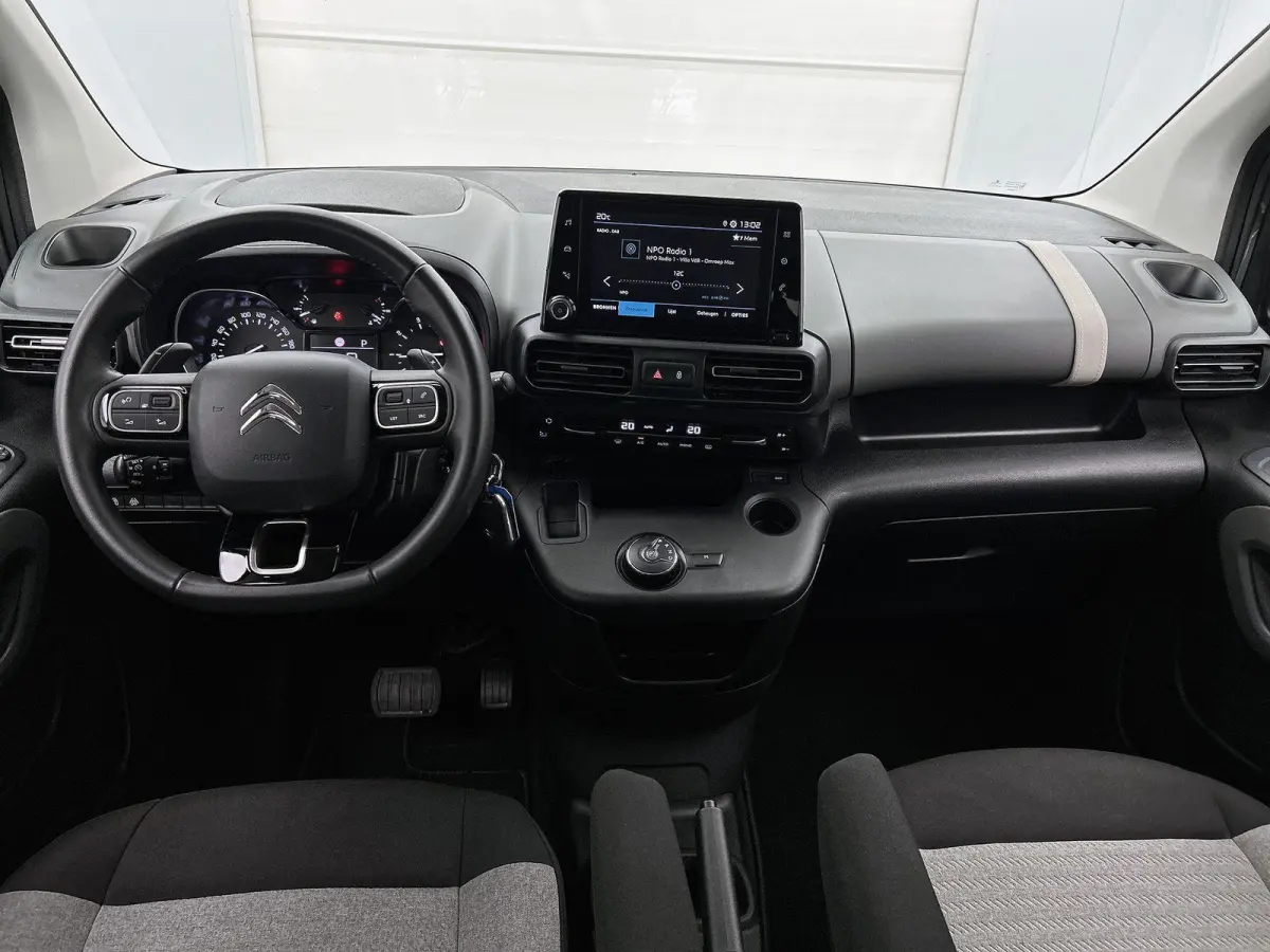 1.2 130pk Shine Automaat | Trekhaak | Apple Carplay/Android Auto | Camera | Dodehoekdetectie | Parkeersensoren Voor + Achter | Cruise Control | Climate Control |