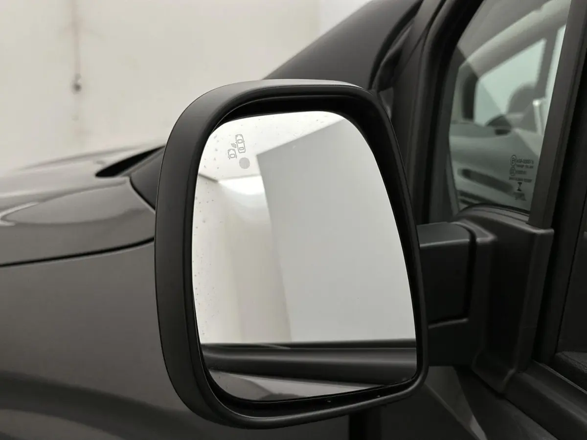 1.2 130pk Shine Automaat | Trekhaak | Apple Carplay/Android Auto | Camera | Dodehoekdetectie | Parkeersensoren Voor + Achter | Cruise Control | Climate Control |