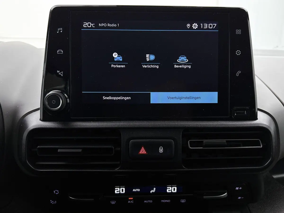 1.2 130pk Shine Automaat | Trekhaak | Apple Carplay/Android Auto | Camera | Dodehoekdetectie | Parkeersensoren Voor + Achter | Cruise Control | Climate Control |
