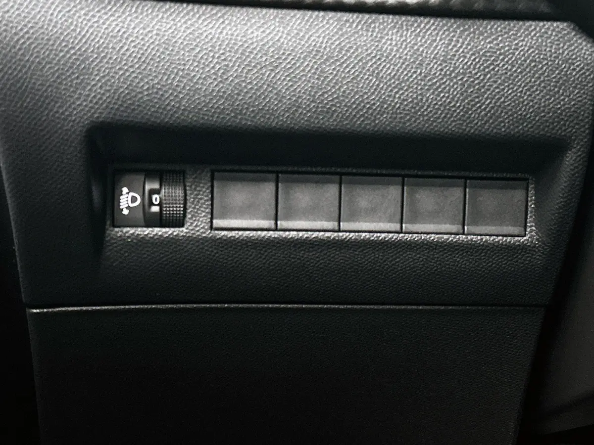 1.2 PureTech Style 100pk | Navigatie | Airco | Cruise Control |  Parkeersensoren | Apple Carplay/Android Auto |