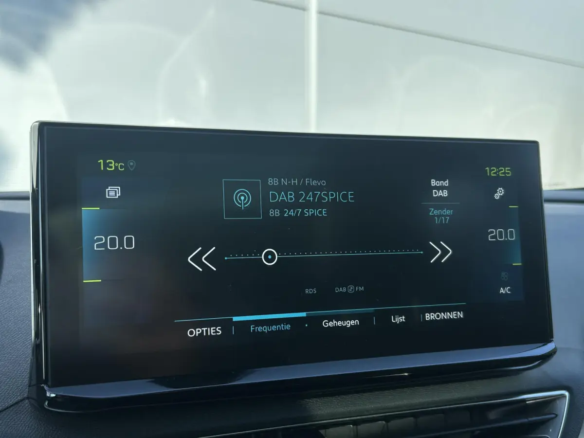 1.6 HYbrid4 300 GT | Panoramisch schuifdak | Camera | Hill Assist | Lage KM stand | Apple Carplay/Android Auto