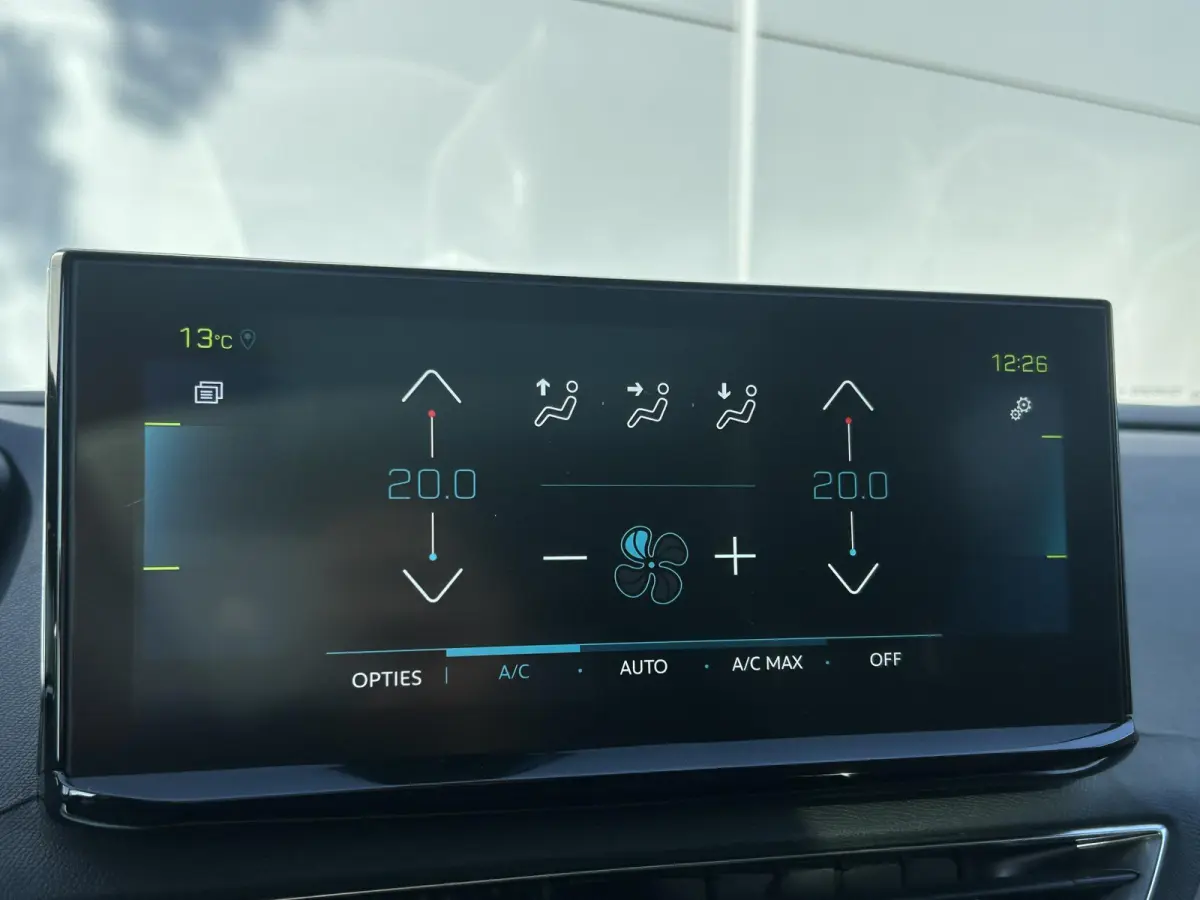 1.6 HYbrid4 300 GT | Panoramisch schuifdak | Camera | Hill Assist | Lage KM stand | Apple Carplay/Android Auto