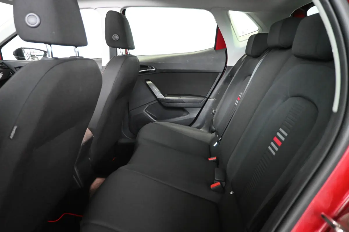 1.0 TSI FR Business Intense Clima Adaptieve cruise Panoramadak Sfeerverlichting 1e Eigenaar Inruil mogelijk