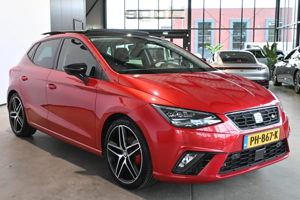1.0 TSI FR Business Intense Clima Adaptieve cruise Panoramadak Sfeerverlichting 1e Eigenaar Inruil mogelijk