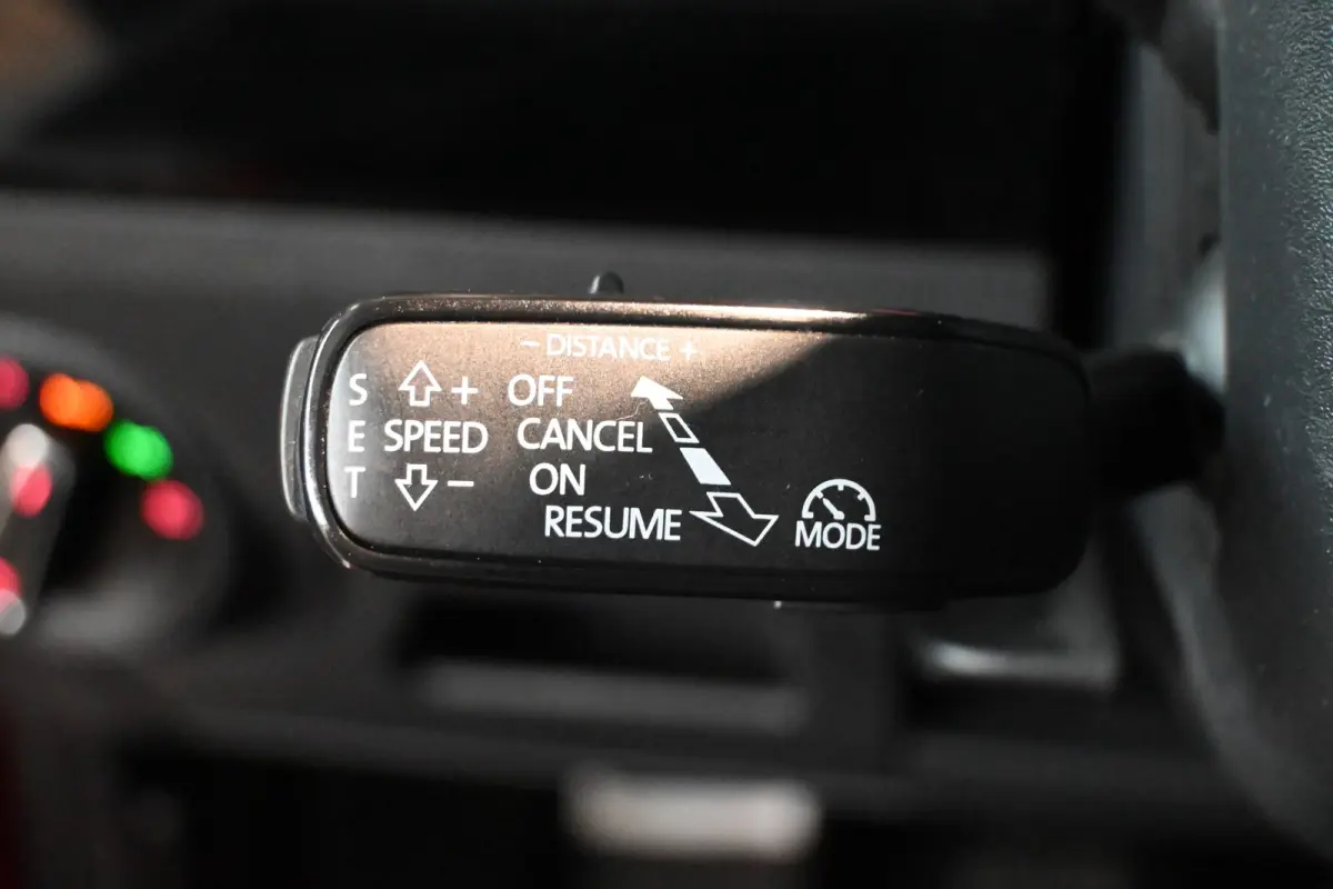 1.0 TSI FR Business Intense Clima Adaptieve cruise Panoramadak Sfeerverlichting 1e Eigenaar Inruil mogelijk