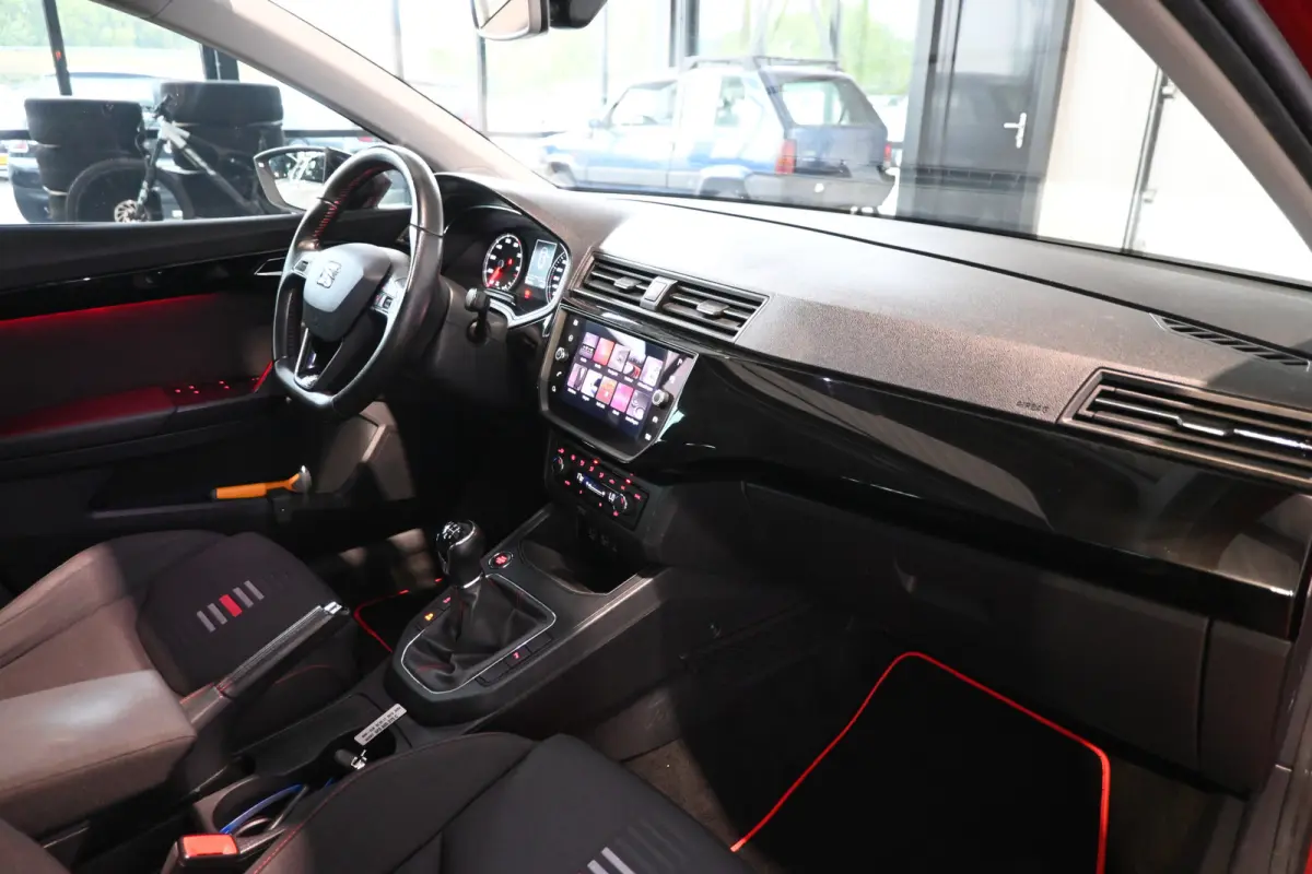 1.0 TSI FR Business Intense Clima Adaptieve cruise Panoramadak Sfeerverlichting 1e Eigenaar Inruil mogelijk