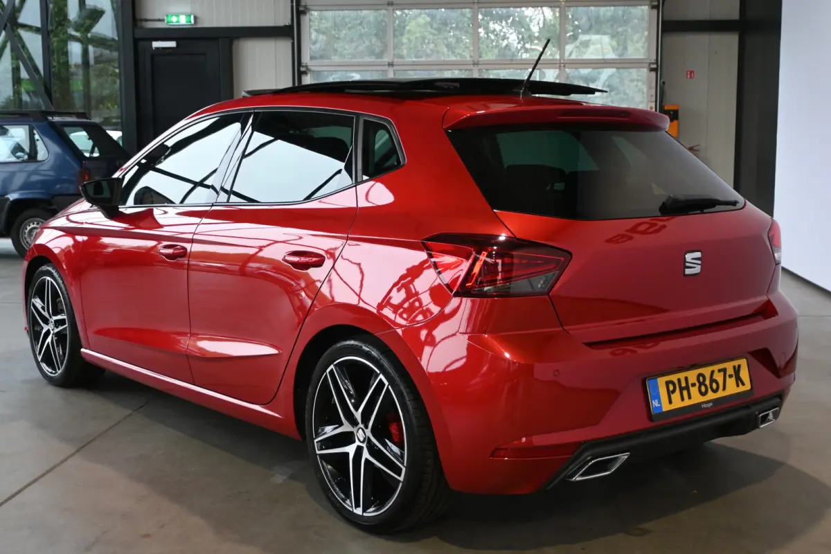 1.0 TSI FR Business Intense Clima Adaptieve cruise Panoramadak Sfeerverlichting 1e Eigenaar Inruil mogelijk