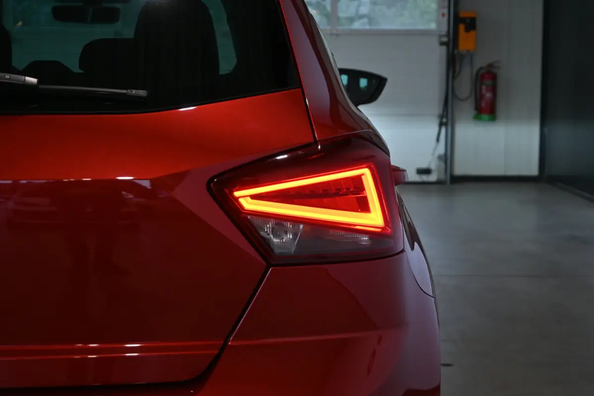 1.0 TSI FR Business Intense Clima Adaptieve cruise Panoramadak Sfeerverlichting 1e Eigenaar Inruil mogelijk