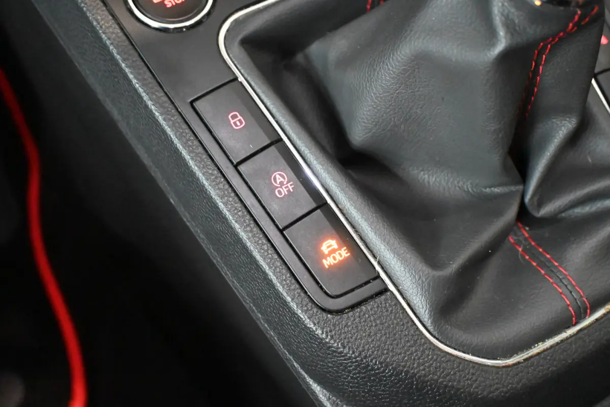 1.0 TSI FR Business Intense Clima Adaptieve cruise Panoramadak Sfeerverlichting 1e Eigenaar Inruil mogelijk