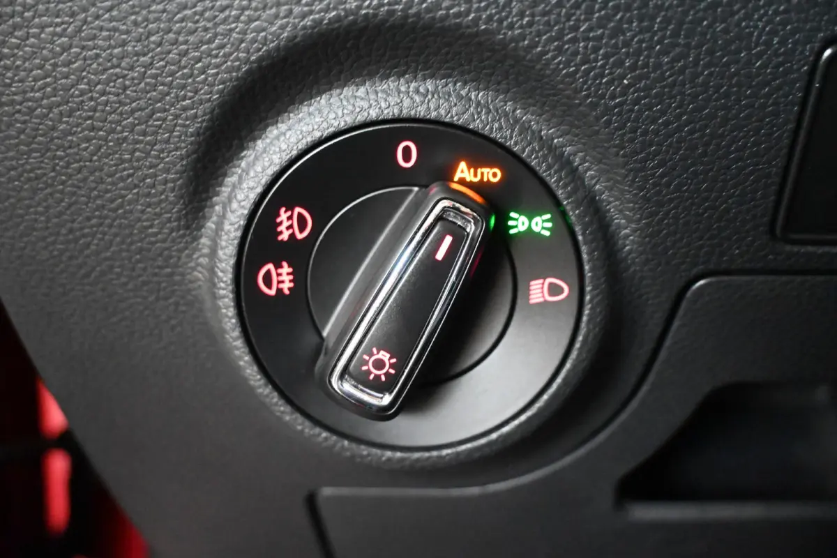 1.0 TSI FR Business Intense Clima Adaptieve cruise Panoramadak Sfeerverlichting 1e Eigenaar Inruil mogelijk