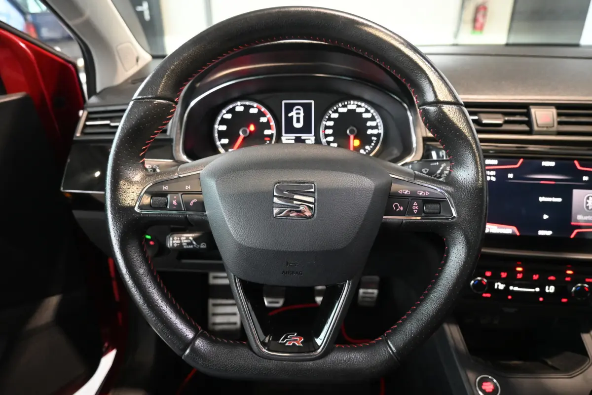1.0 TSI FR Business Intense Clima Adaptieve cruise Panoramadak Sfeerverlichting 1e Eigenaar Inruil mogelijk