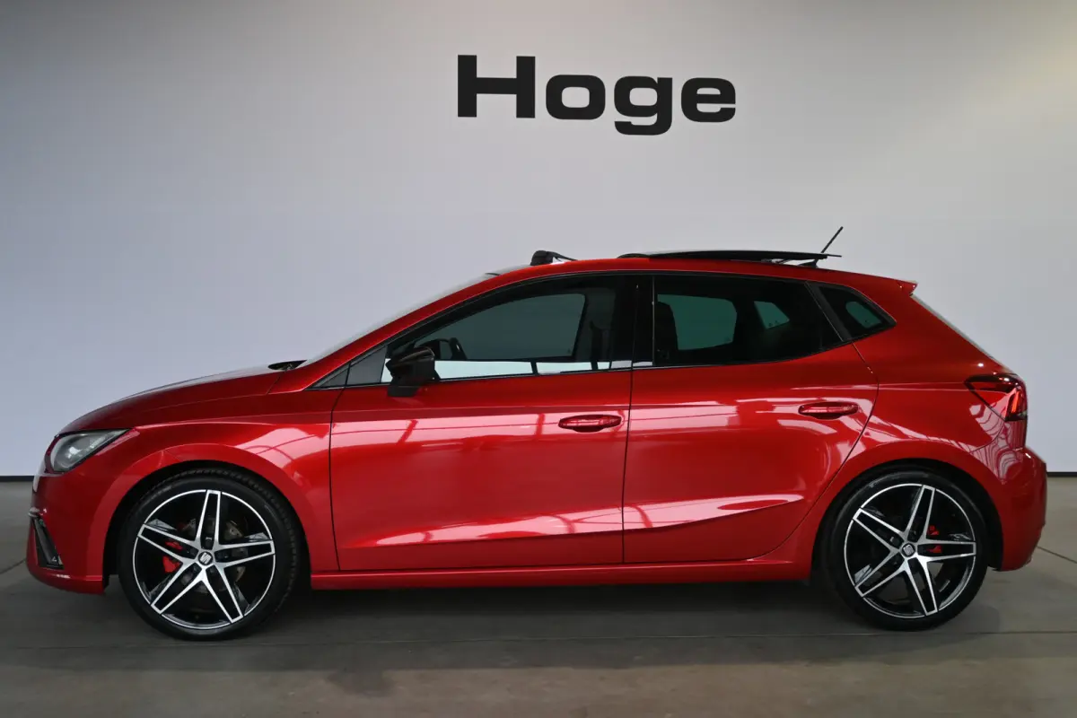1.0 TSI FR Business Intense Clima Adaptieve cruise Panoramadak Sfeerverlichting 1e Eigenaar Inruil mogelijk