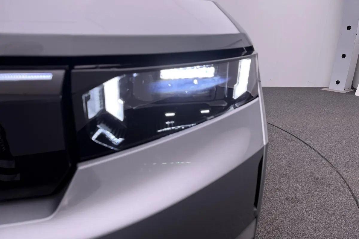 1.2 e-Hybrid Summit
