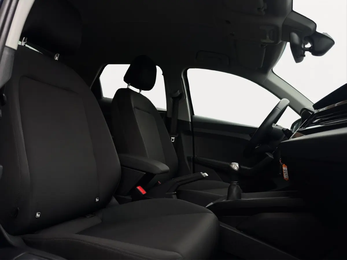 25 TFSI 96PK EPIC Camera Apple-Carplay