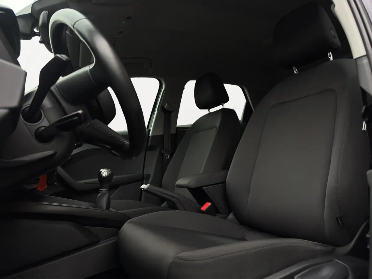 25 TFSI 96PK EPIC Camera Apple-Carplay