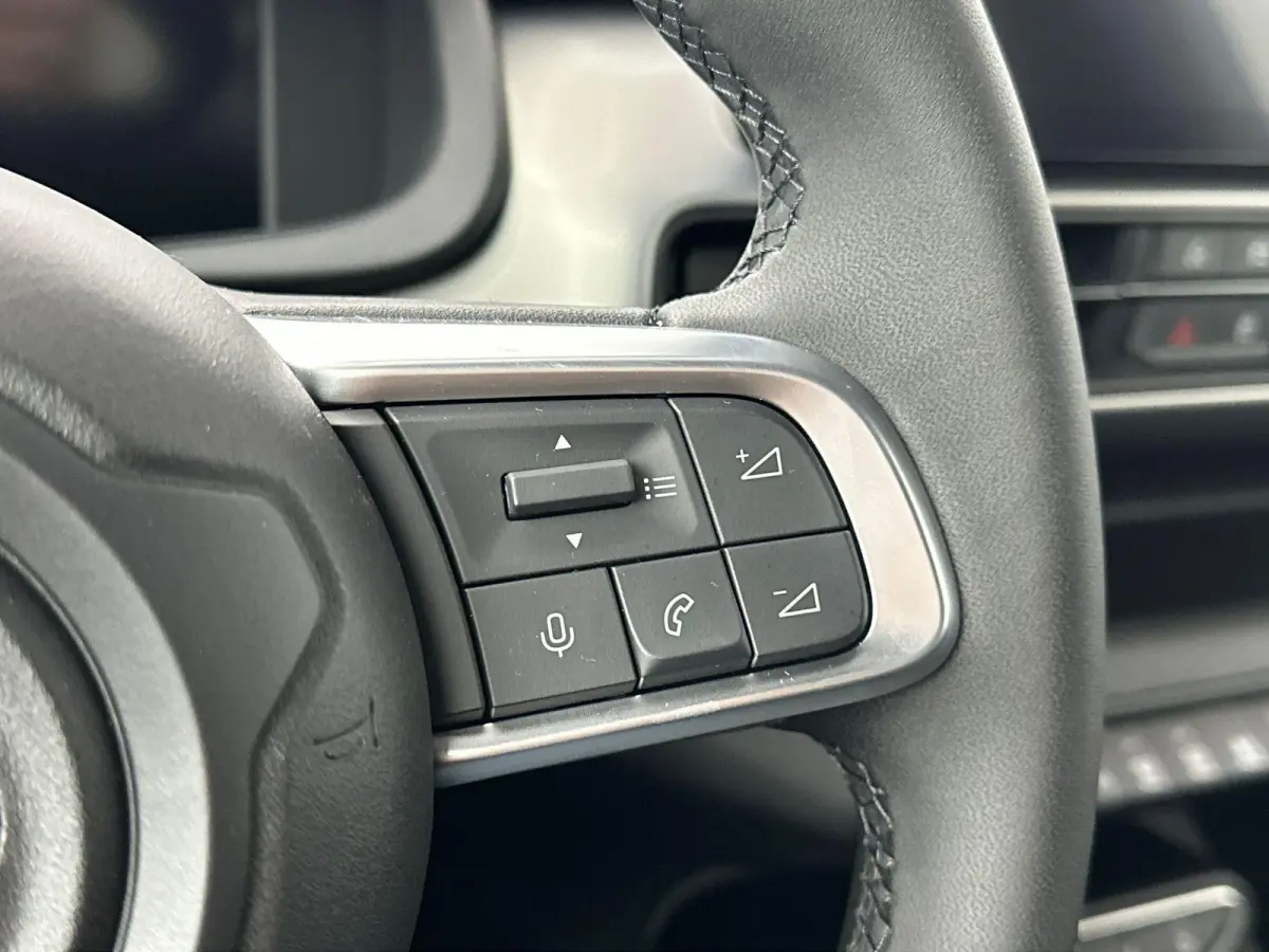 1.2 e-Hybrid Black Edition | VOORRAADVOORDEEL | Camera | Sensoren V+A | Elektrische Kofferklep | JBL | Stoelverwarming | Navi | Cruise Control Adaptief | 2+6 JAAR GARANTIE