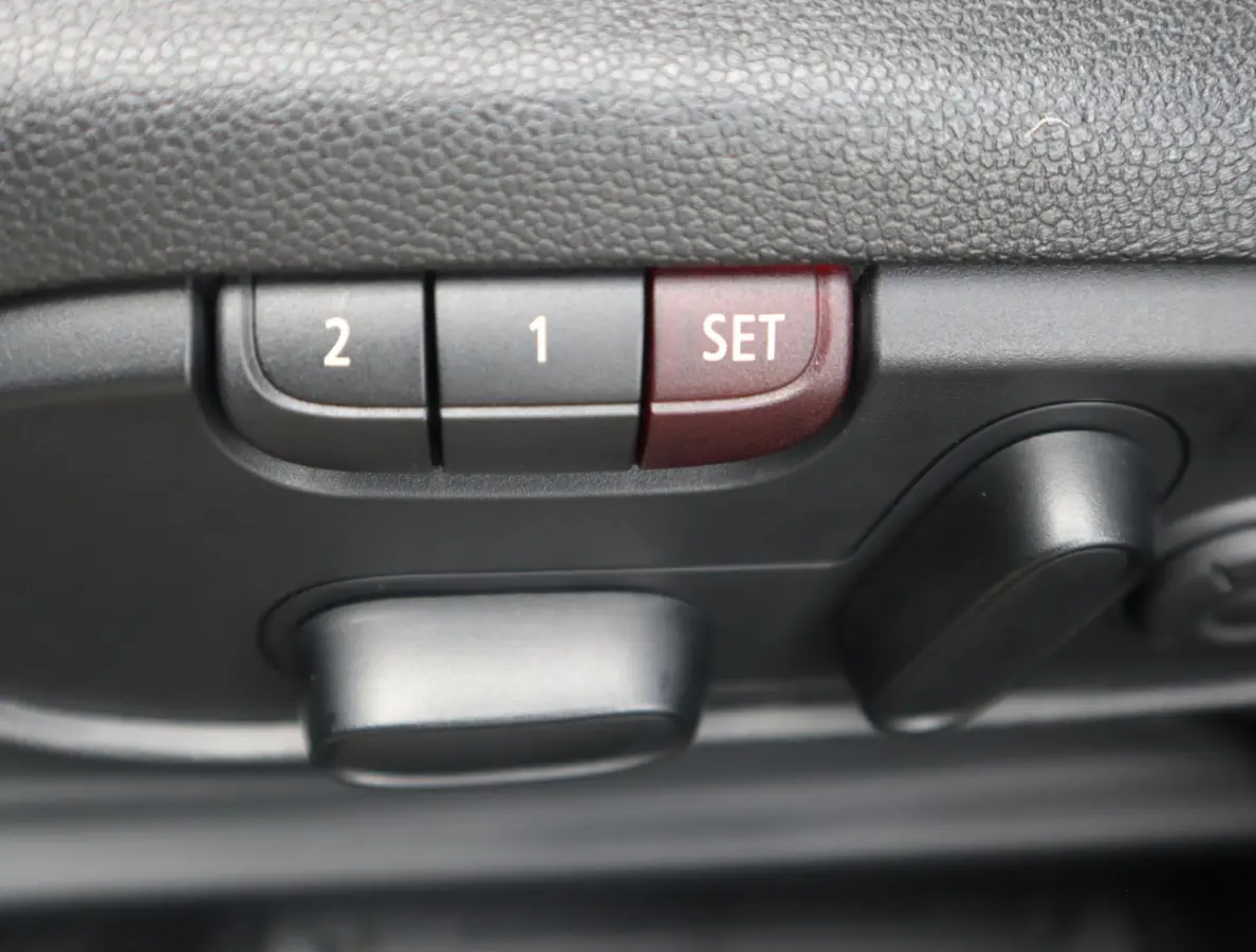 1.5 Cooper ALL4 Chili | Pano | HUD | Camera | Leder | Memory Seats | Harman/Kardon