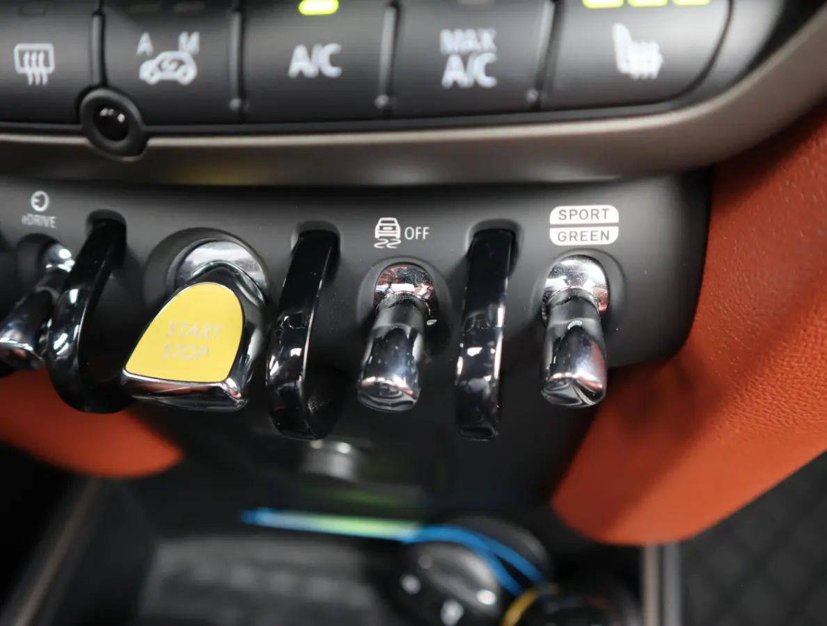 1.5 Cooper ALL4 Chili | Pano | HUD | Camera | Leder | Memory Seats | Harman/Kardon