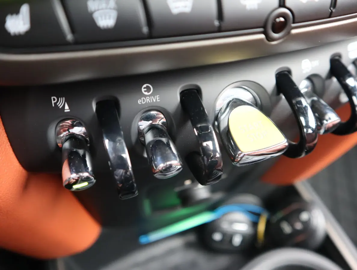 1.5 Cooper ALL4 Chili | Pano | HUD | Camera | Leder | Memory Seats | Harman/Kardon