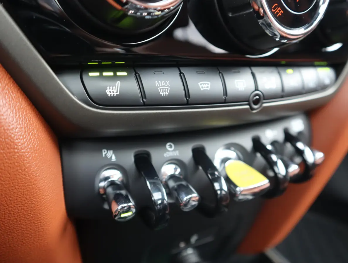 1.5 Cooper ALL4 Chili | Pano | HUD | Camera | Leder | Memory Seats | Harman/Kardon