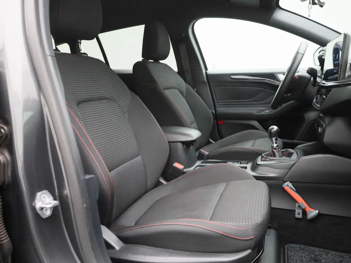 1.0 EcoBoost Hybrid ST Line | Trekhaak | Adaptive Cruise Control | Camera | Apple Carplay