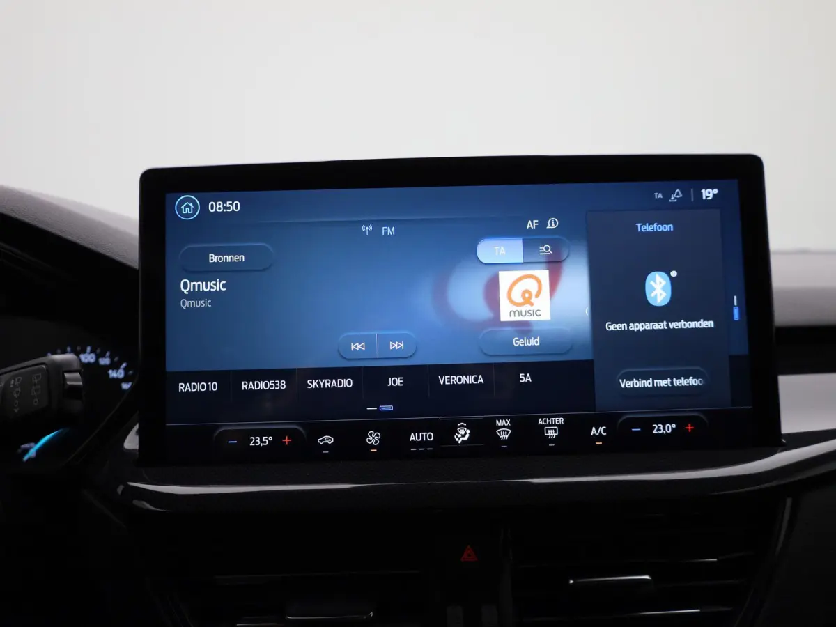 1.0 EcoBoost Hybrid ST Line | Trekhaak | Adaptive Cruise Control | Camera | Apple Carplay