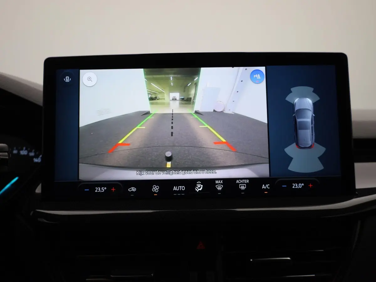 1.0 EcoBoost Hybrid ST Line | Trekhaak | Adaptive Cruise Control | Camera | Apple Carplay