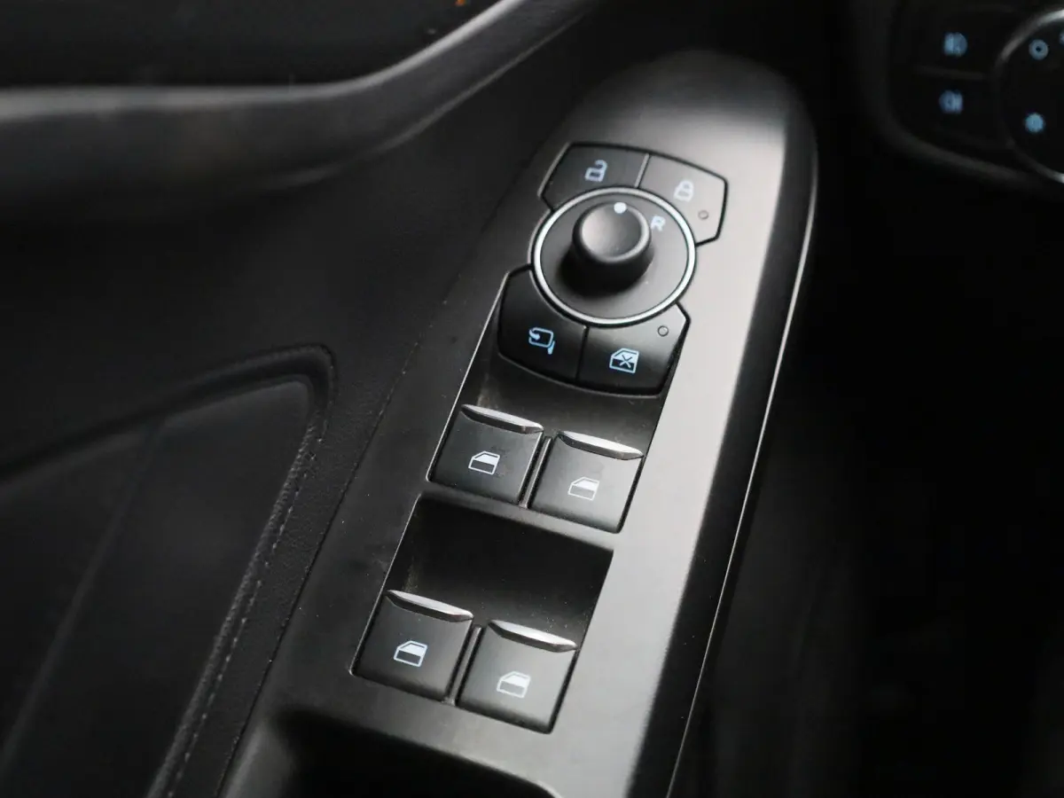 1.0 EcoBoost Hybrid ST Line | Trekhaak | Adaptive Cruise Control | Camera | Apple Carplay