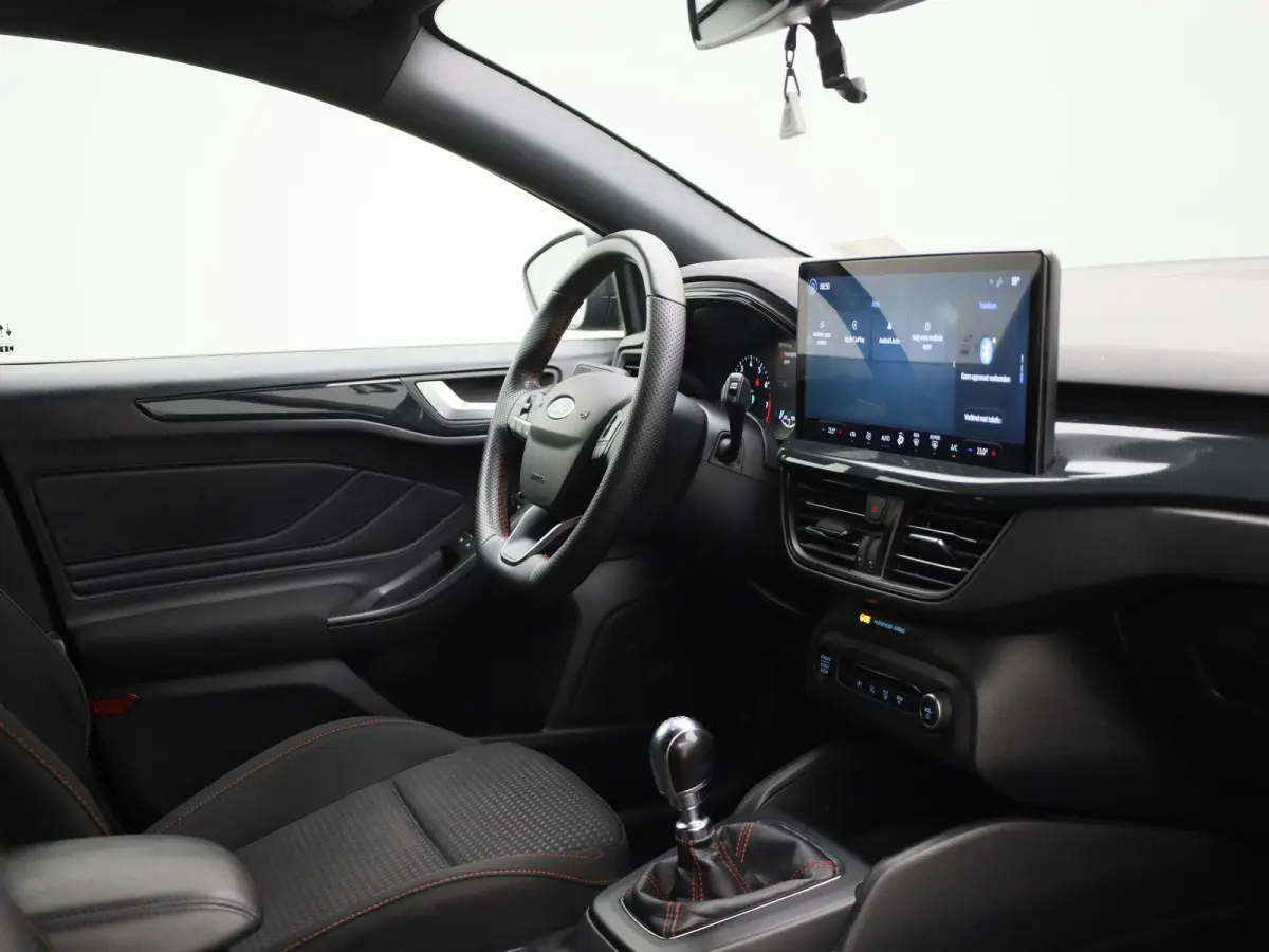 1.0 EcoBoost Hybrid ST Line | Trekhaak | Adaptive Cruise Control | Camera | Apple Carplay