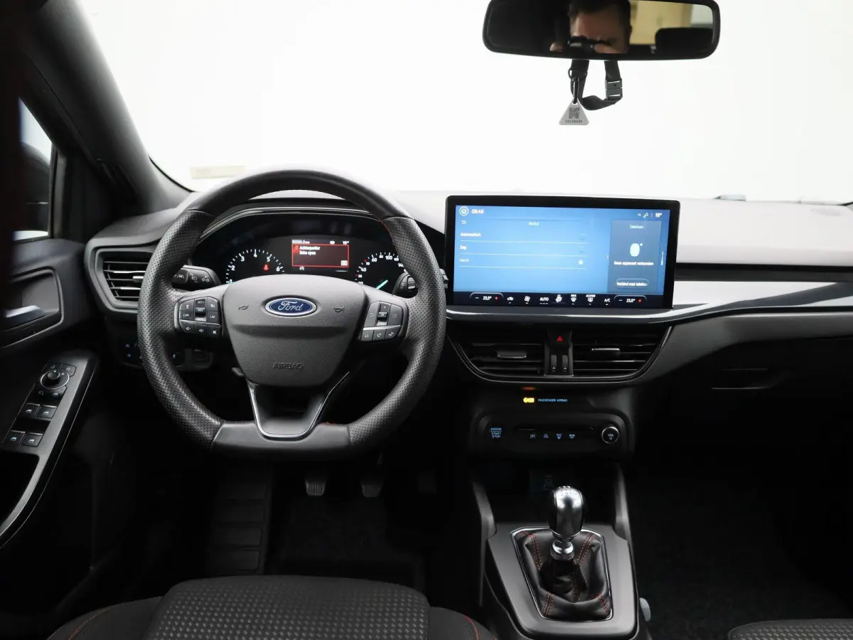 1.0 EcoBoost Hybrid ST Line | Trekhaak | Adaptive Cruise Control | Camera | Apple Carplay