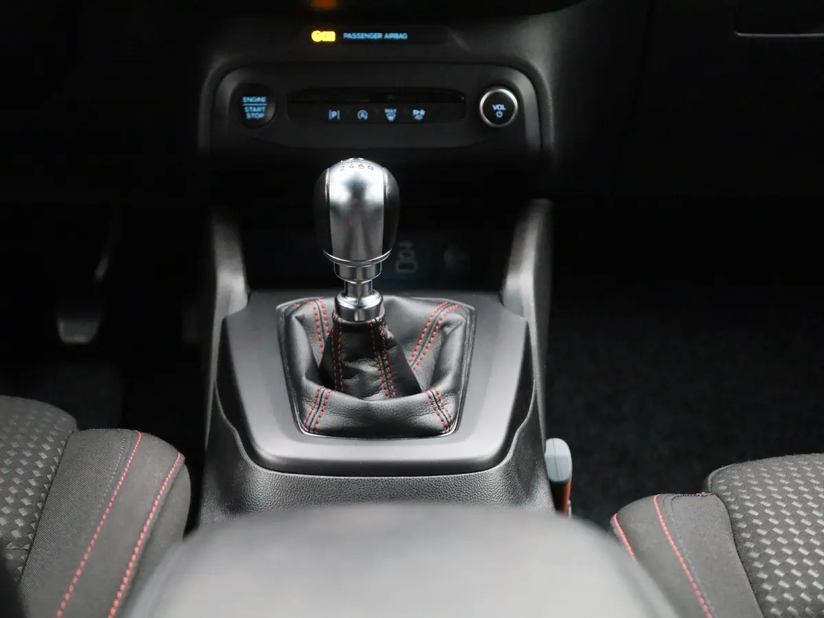 1.0 EcoBoost Hybrid ST Line | Trekhaak | Adaptive Cruise Control | Camera | Apple Carplay