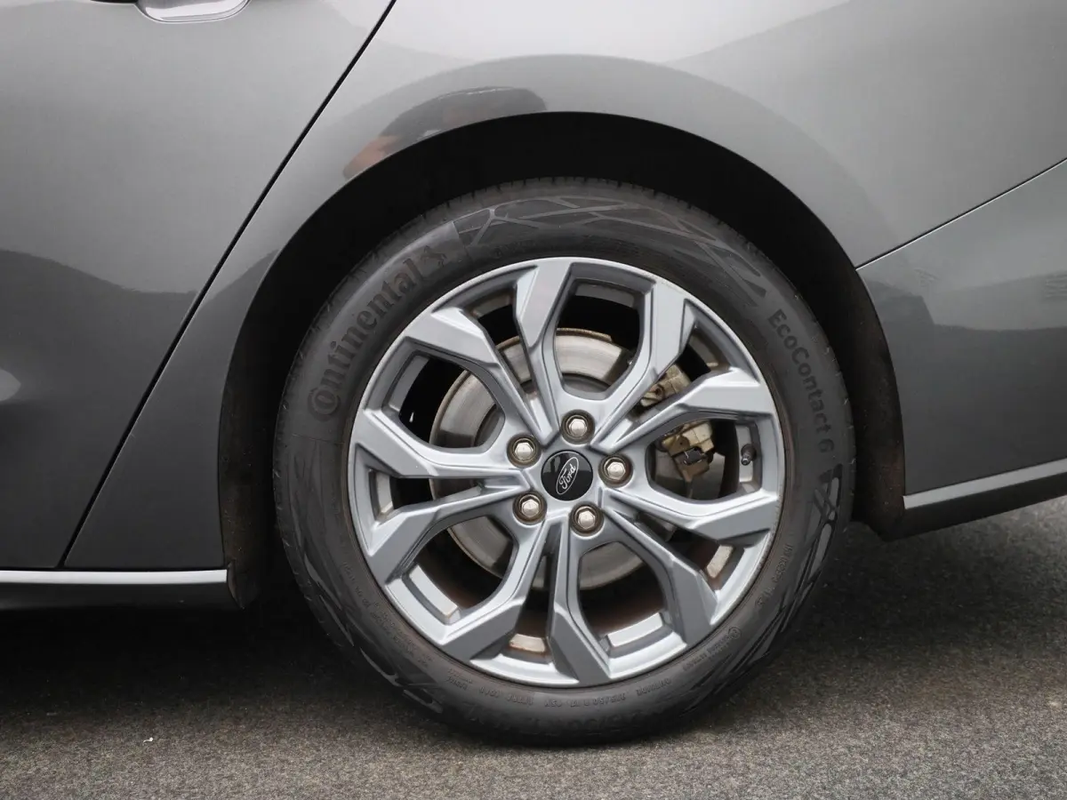1.0 EcoBoost Hybrid ST Line | Trekhaak | Adaptive Cruise Control | Camera | Apple Carplay