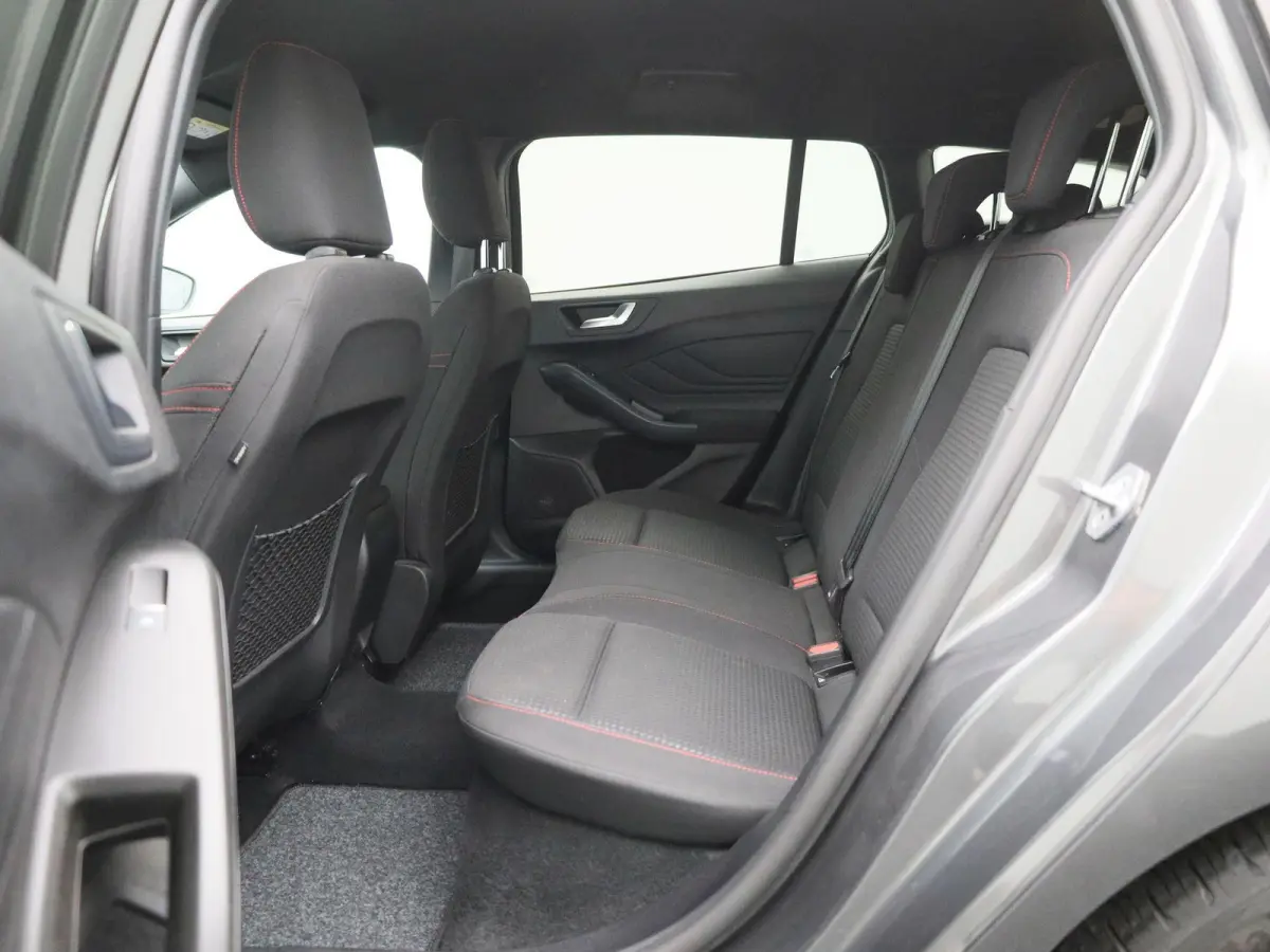 1.0 EcoBoost Hybrid ST Line | Trekhaak | Adaptive Cruise Control | Camera | Apple Carplay