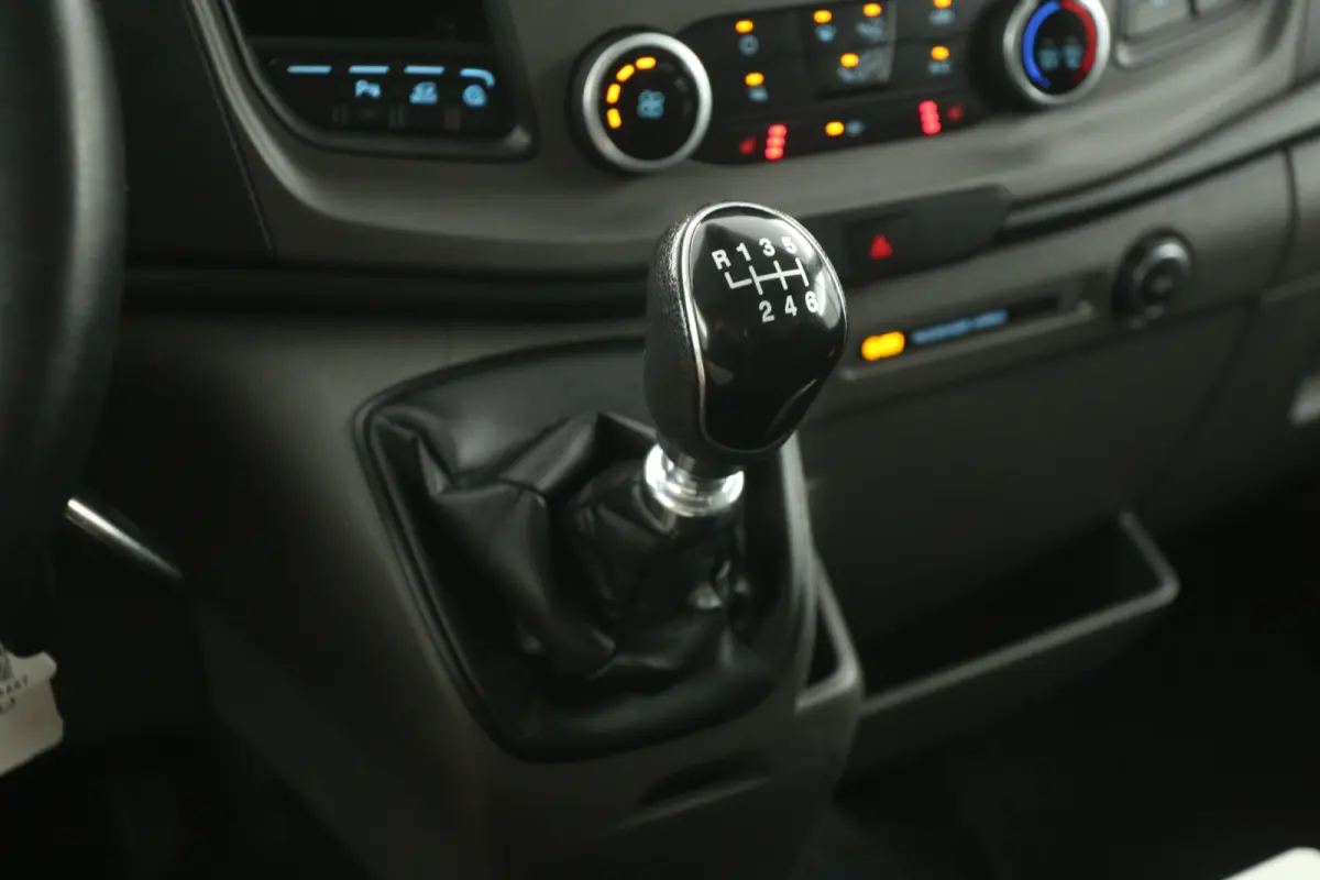 2.0 TDCI L2H2 | Airco | Camera | Cruise | 3 Zits | Carplay | Parkeersens. | Treeplank