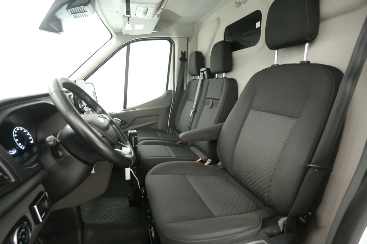 2.0 TDCI L2H2 | Airco | Camera | Cruise | 3 Zits | Carplay | Parkeersens. | Treeplank