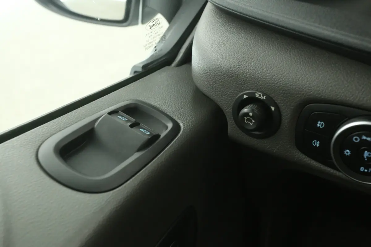2.0 TDCI L2H2 | Airco | Camera | Cruise | 3 Zits | Carplay | Parkeersens. | Treeplank